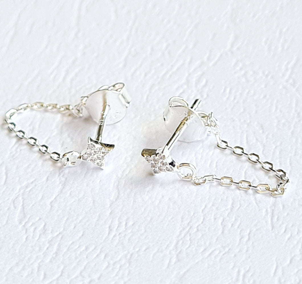 CHARLI Diamond shape Chain Earrings